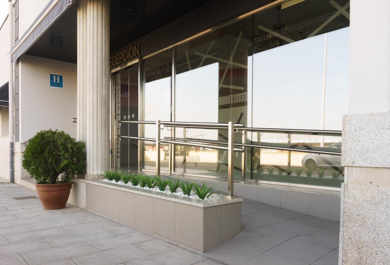 Hospedium Hotel Triana Miajadas Dış mekan fotoğraf