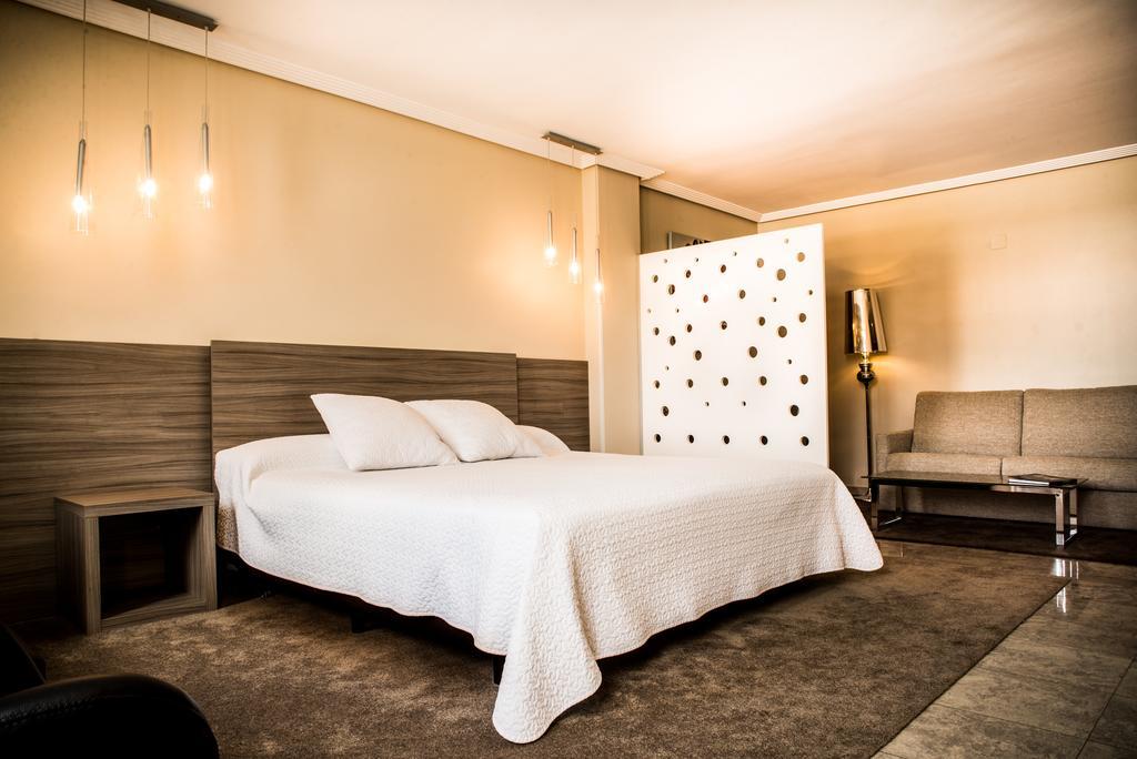 Hospedium Hotel Triana Miajadas Dış mekan fotoğraf
